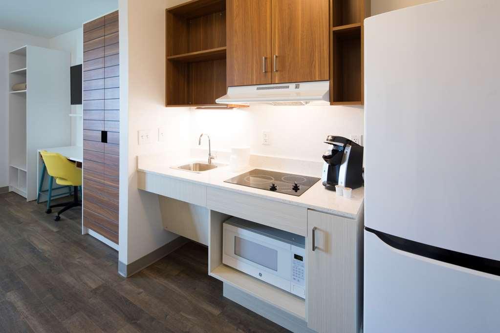 Uptown Suites Extended Stay Denver Co -Westminster Room photo